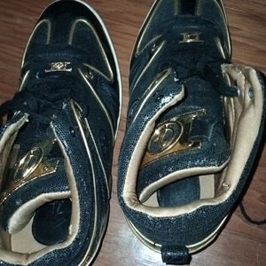 Iam selling baby phat sneakers